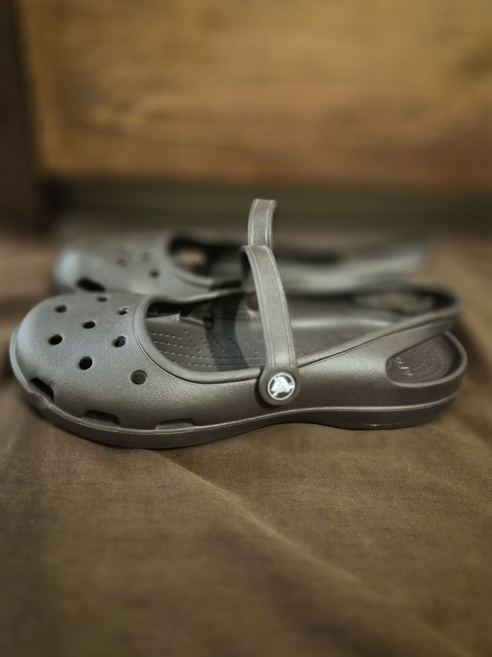 Crocs Women's BROWN Clog Sandals with Strap Mary Jane